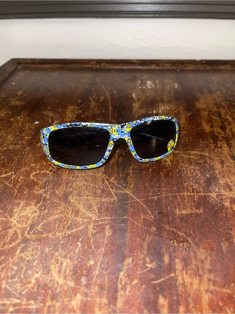 Unisex Minions Kids Novelty Blue & Yellow Patterned Sunglasses